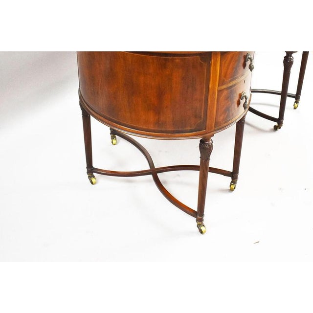 Edwardian Flame Mahogany Kidney-Shaped Writing Desk, 1900 For Sale - Image 6 of 13