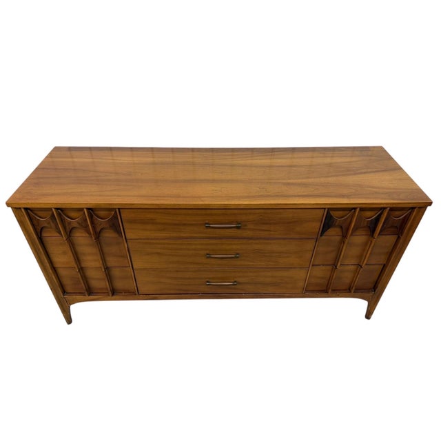 Kent Coffey Mid-Century Modern Kent Coffey Perspecta 9-Drawer Walnut Dresser For Sale - Image 4 of 14