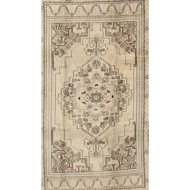 Vintage Turkish Oushak Rug With Center Medallion Design in Earthy Colors For Sale - Image 4 of 10
