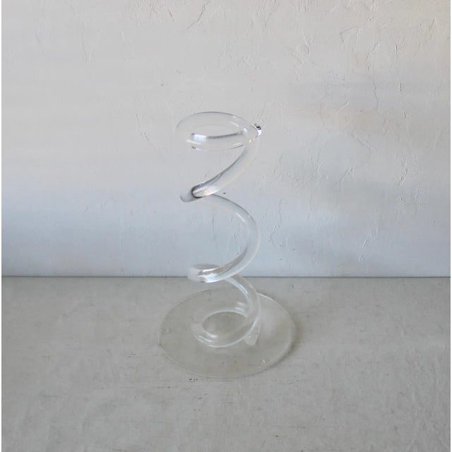 Dorothy Thorpe Dorothy Thorpe Style Twisted Lucite Acrylic Umbrella Walking Stick Stand For Sale - Image 4 of 8