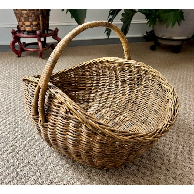 Wood Mid 20th Century French Large Rattan Market Basket For Sale - Image 7 of 10