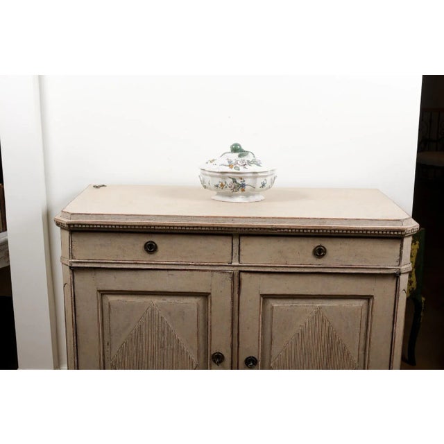 White 1750s Mid 18th Century French Faience Soup Tureen For Sale - Image 8 of 13