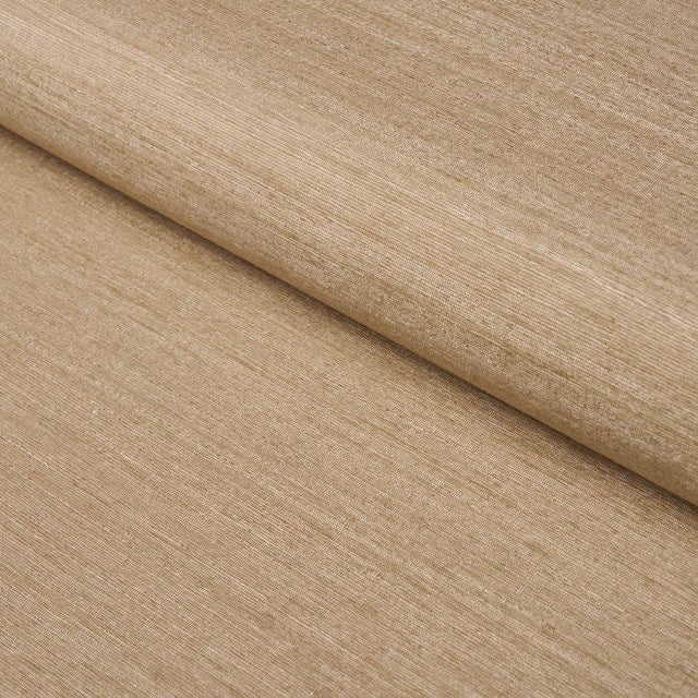 Part of our Perfect Basics collection, Masara Handwoven Silk is distinguished for its subtle tonalities and irregular...