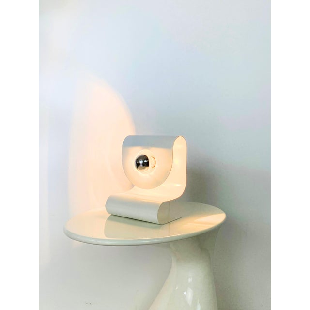 Metal Vintage Curved Sheet Metal Table Lamp by Reggiani, Italy, 1970s For Sale - Image 7 of 9