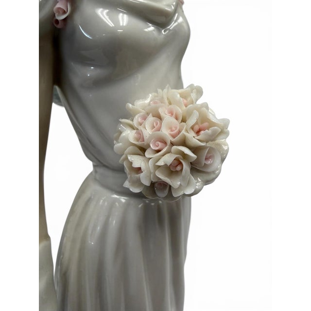 Traditional Retired 1980s Lladró "Here Comes the Bride" #1446 Porcelain Figurine Group For Sale - Image 3 of 9