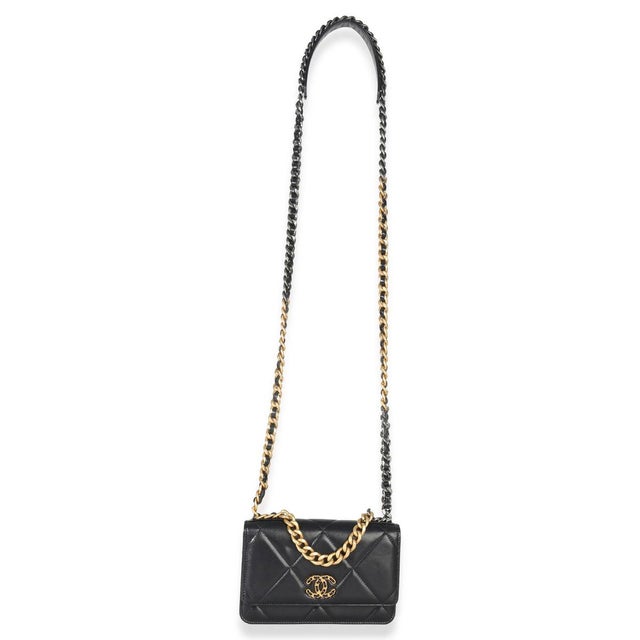 Animal Skin Black Quilted Lambskin Chanel 19 Wallet On Chain For Sale - Image 7 of 10