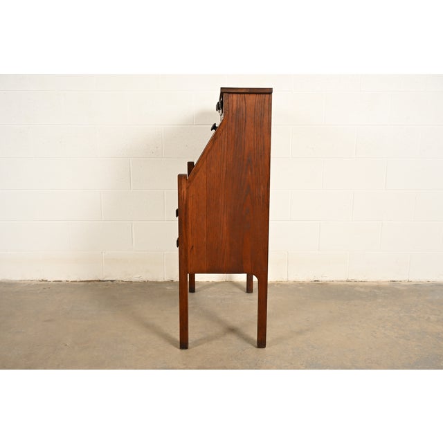 Stickley Brothers Style Antique Mission Oak Arts & Crafts Drop Front Secretary Desk, Circa 1910 For Sale - Image 15 of 17