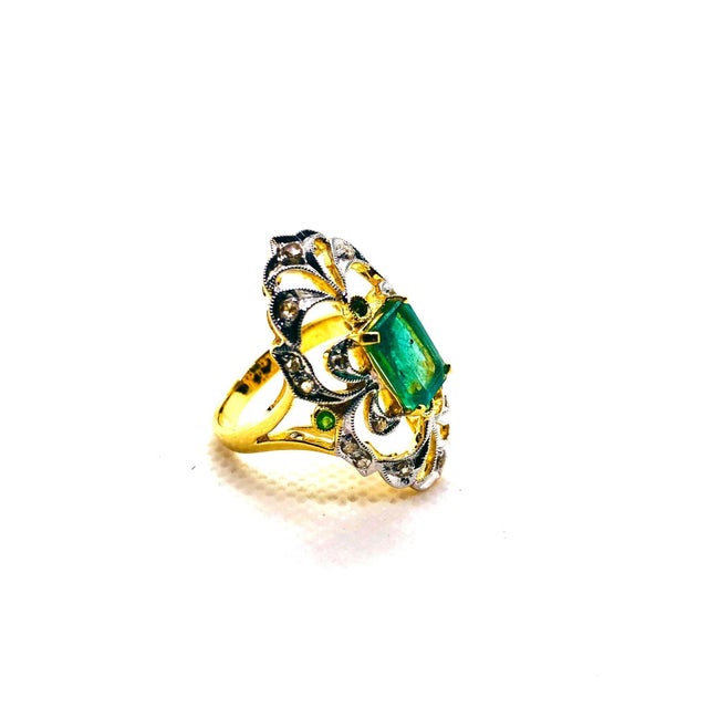 Bochic “Capri” Vintage Natural Diamond & Emerald Vintage Retro Ring Set In 18K For Sale - Image 9 of 11