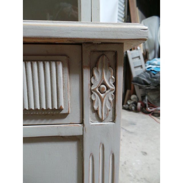 1950s Swedish Gustavian Style Glass Top Hutch For Sale - Image 5 of 5