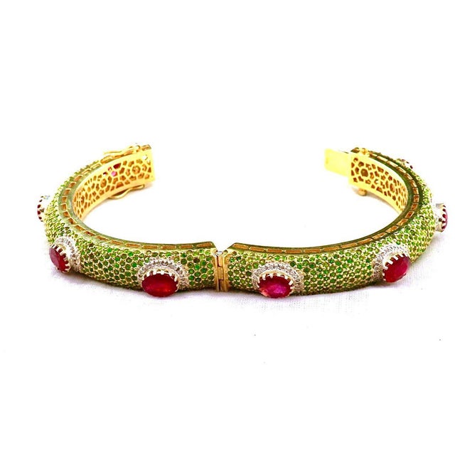 Bochic “Capri” Vintage Emerald, Ruby & Diamond Bangle Set In 18K Gold & Silver For Sale - Image 9 of 14