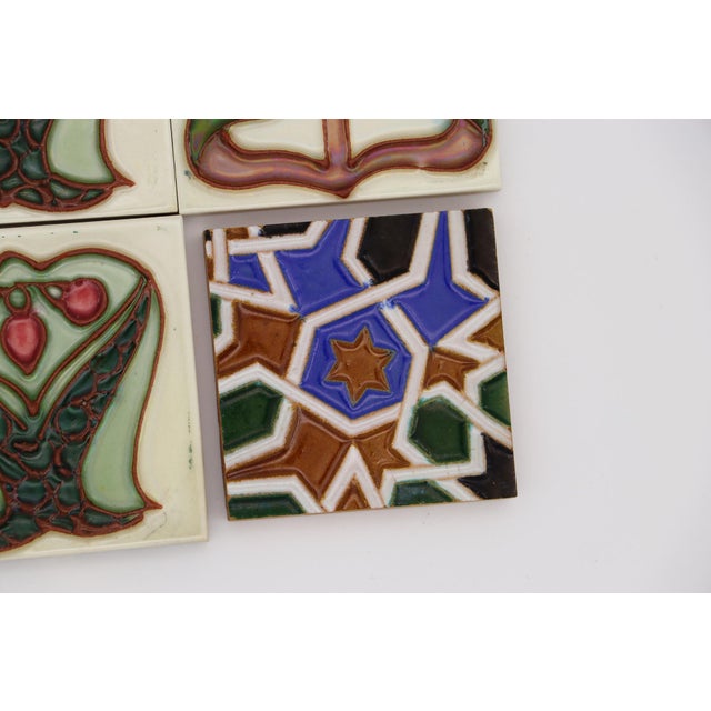 Beige 1920s Set of Small Five Tiles Art Nouveau H & R Johnson England & Other For Sale - Image 8 of 15