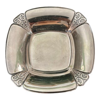 Vintage 1960’s International Silver “Triumph” Silver Plate Candy Trinket Dish or Catch All For Sale