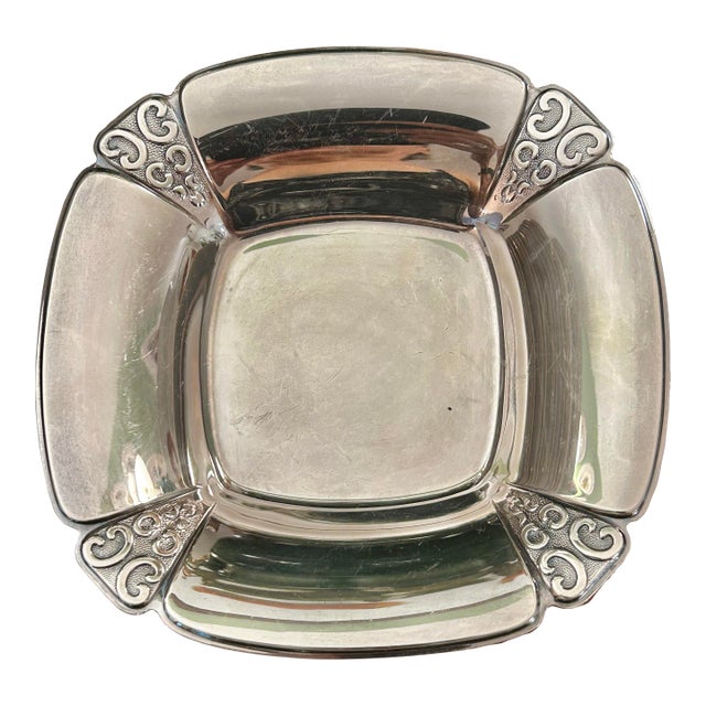 Vintage 1960’s International Silver “Triumph” Silver Plate Candy Trinket Dish or Catch All For Sale