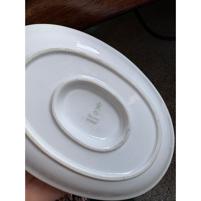 1920s Vintage Oscar Schaller Bavaria Porcelain Gravy Boat With Attached Underplate, Gold Starburst Pattern (1910–1935) For Sale - Image 5 of 7