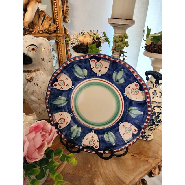 Vintage Italian Vietri Solimene Hand Painted Bird Dinner Plate For Sale In Los Angeles - Image 6 of 7