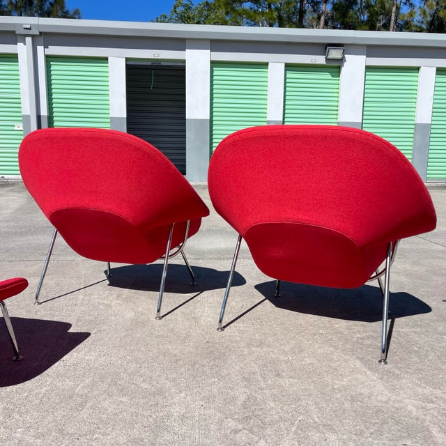 Eero Saarinen Womb Chair by Knoll, a Pair W/ Ottoman For Sale - Image 9 of 12