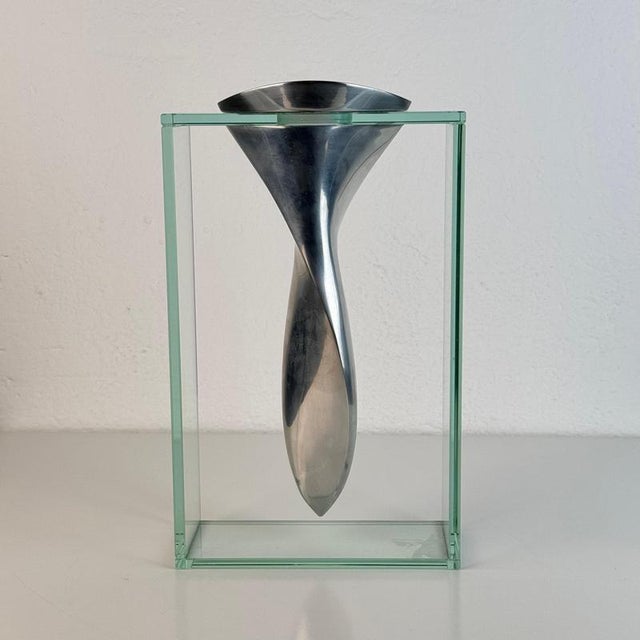 Gold Twisted Tornado Flower Vase in Aluminum and Glass from Lisa Mori, Italy, 1980s For Sale - Image 8 of 12