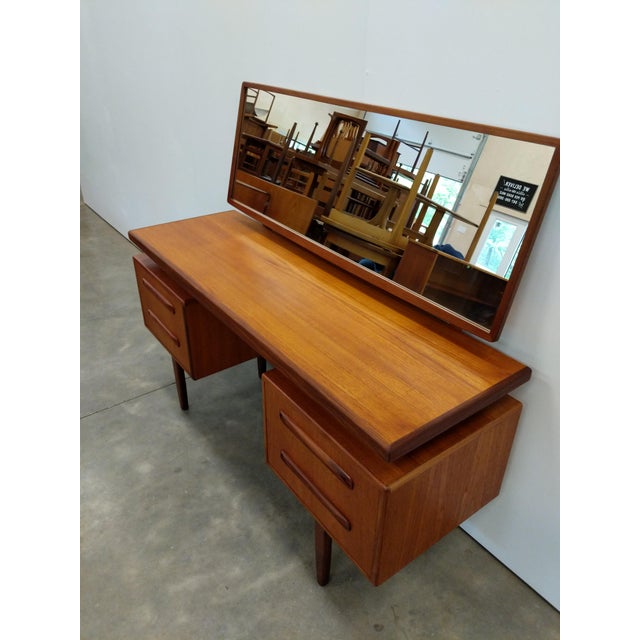 Vintage Mid Century Modern Teak Dressing Table / Desk by G Plan For Sale In New York - Image 6 of 8