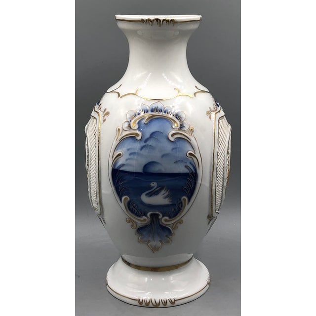 Porcelain Lamp with Vases in Reticulated Porcelain from Klausenburg, 1980s, Set of 3 For Sale - Image 17 of 18