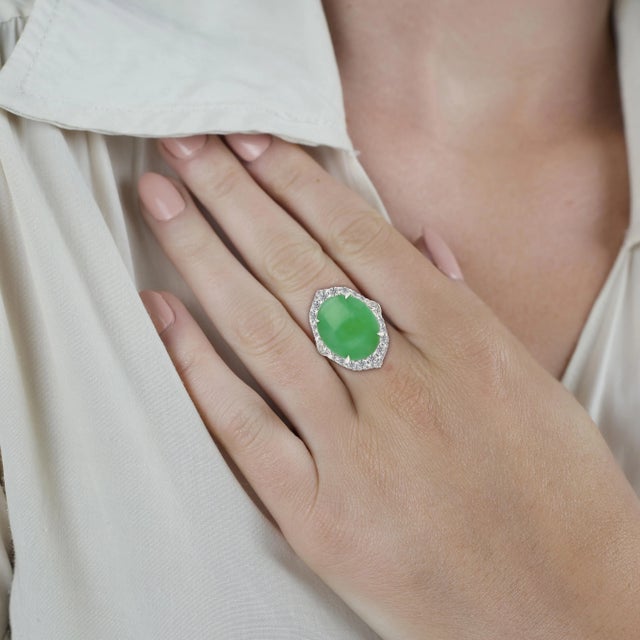 Green Gia Certified 14.68 Carat Grade a Jadeite Jade Ring With Diamond in 18k Gold Size 6 For Sale - Image 8 of 12