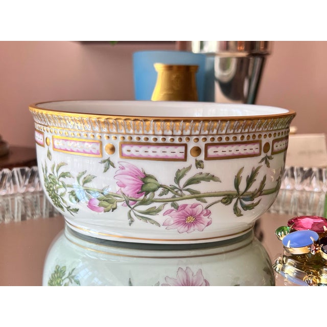 1960s Flora Danica Bowl by Royal Copenhagen // Malva Moschata L. // Exquisite Hand-Painted Fine China For Sale - Image 9 of 12