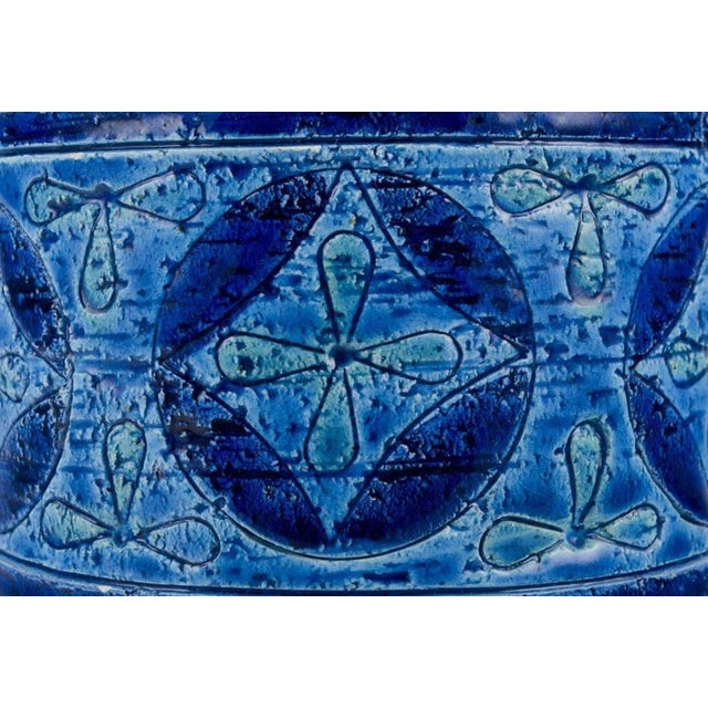 1960s Large Vase in Rimini Blue Glazed Ceramic by Aldo Londi for Bitossi, 1960s For Sale - Image 5 of 8