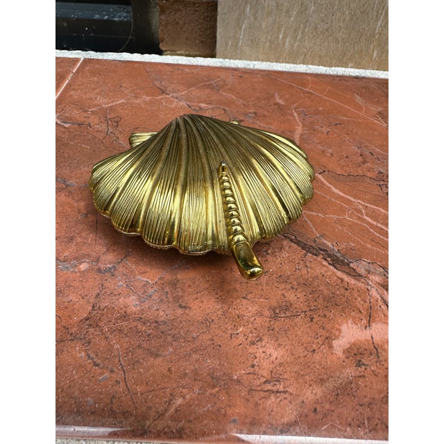 Nautical 1970s Brass Seashell Compact With Latch For Sale - Image 3 of 5