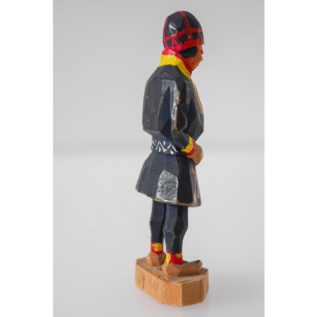 Mid-20th Century Scandinavian Traditional Hand-Carved Saami Figure from Georg Jonsson, 1950s For Sale - Image 6 of 18