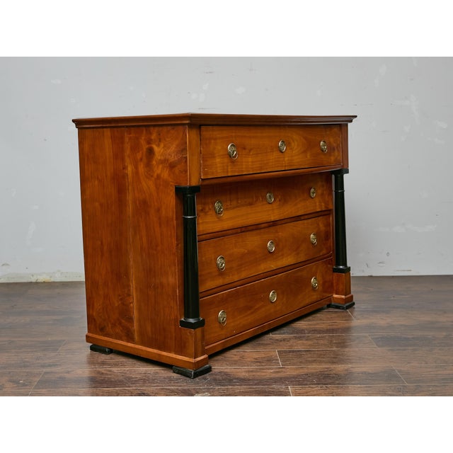 French Empire Walnut Commode With Ebonized Columns, Early 19th Century For Sale - Image 4 of 13