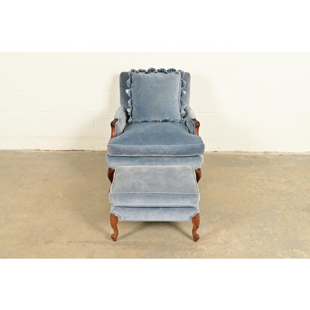 Mid 20th Century Baker Furniture Style French Provincial Louis XV Carved Walnut Velvet Upholstered Lounge Chair and Ottoman | Circa 1960s For Sale - Image 5 of 16