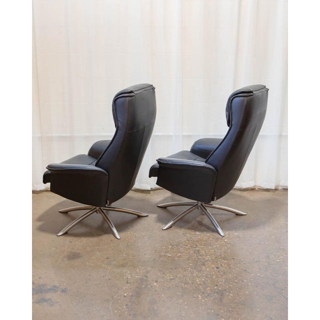 Pair Img Comfort Norwegian Leather Swivel and Reclining Lounge Chairs With Ottomans, Mid-20th Century For Sale - Image 13 of 18
