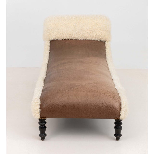 Wood Modern Embossed Leather and Flokati Chaise Longue For Sale - Image 7 of 11