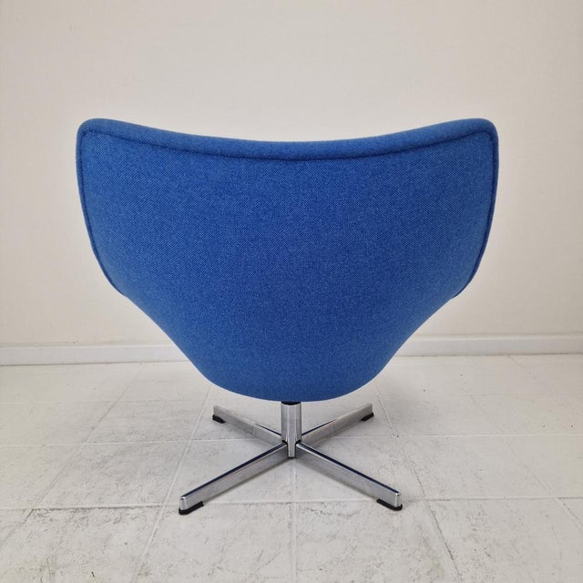 Blue Oyster Lounge Chair with Cross Base by Pierre Paulin for Artifort, 1960s For Sale - Image 8 of 15