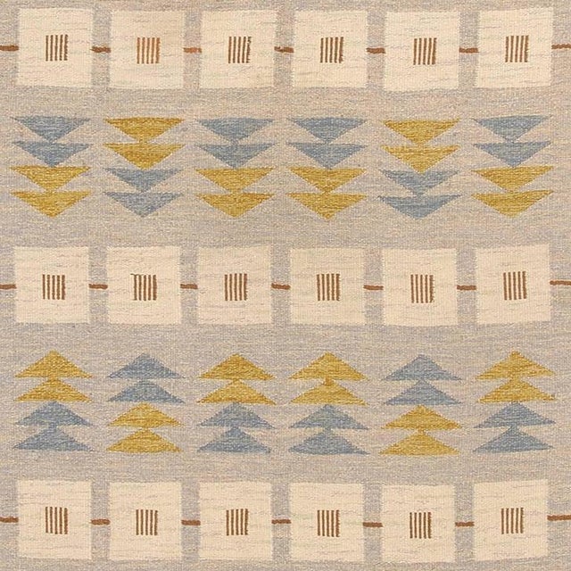 Contemporary Geometric Half-Moon Motif Slate Gray Carpet by Doris Leslie Blau For Sale - Image 4 of 5