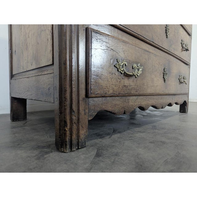 Brown Chest of Drawers in Walnut, 18th Century For Sale - Image 8 of 9