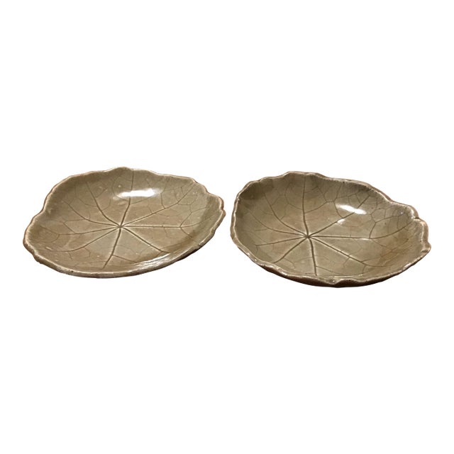 Hand Thrown Ceramic Platters Artist Beth Eagan - Set of 2 For Sale