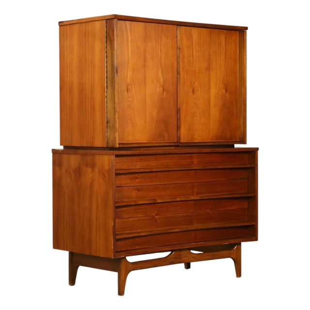 Young Manufacturing Concave Vintage Mid Century Modern Highboy Dresser C. 1960s, Attrbuted For Sale