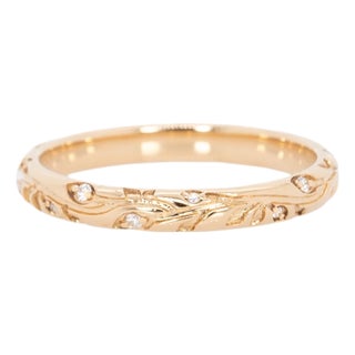 Elegant Diamond Band Ring in 14k Yellow Gold – Nature Inspired Vine Pattern, Size 6.75 For Sale