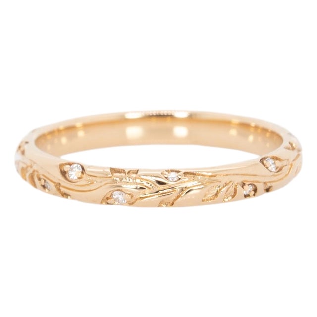 Elegant Diamond Band Ring in 14k Yellow Gold – Nature Inspired Vine Pattern, Size 6.75 For Sale