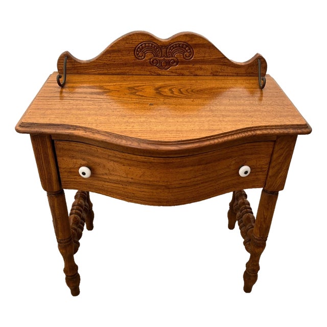 Vintage Pulaski Keepsake Side Table Nightstand Single Dovetail Drawer Solid Oak For Sale