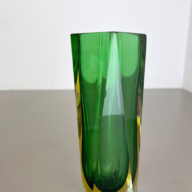 Large Green Murano Glass Submersed Vase attributed to Flavio Poli, Italy, 1970s For Sale - Image 6 of 18