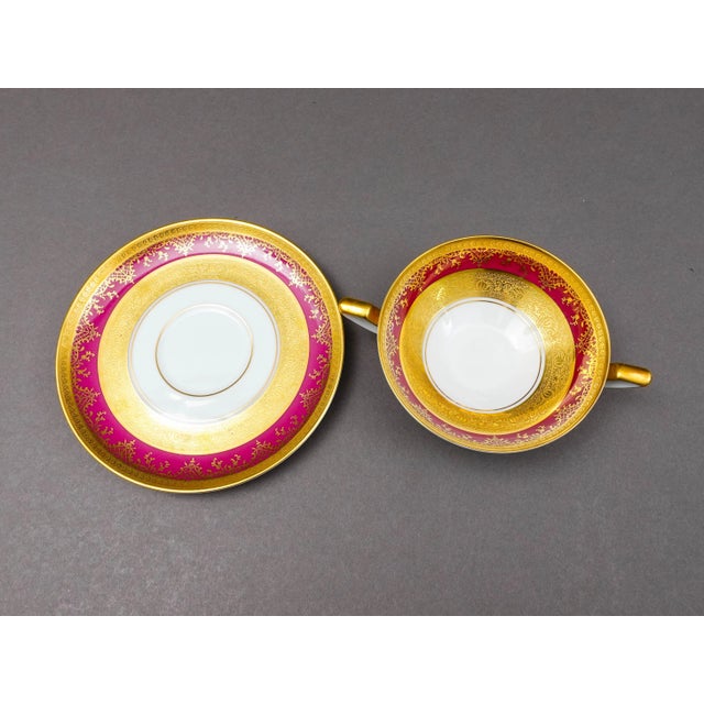 Cream Mid 20th Century Dw Porzellan Karlsbader Wertarbeit Fuchsia Gold Encrusted Cream Soup Bowl Set- 4 Pieces For Sale - Image 8 of 11