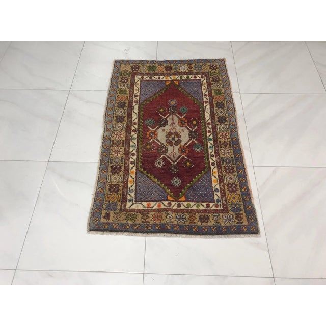 1960s Vintage Turkish Home Living Rug- 2′9″ × 4′5″ For Sale - Image 11 of 11