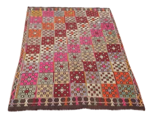 Turkish Vintage Kilim Rug - 4'9" X 6'2"
