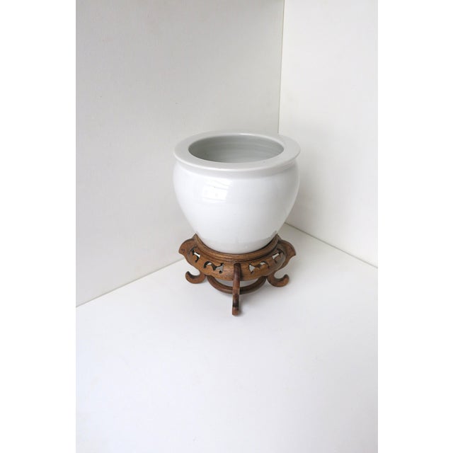 Mid 20th Century Porcelain Planter Cachepot Jardinière With Stand For Sale - Image 5 of 11