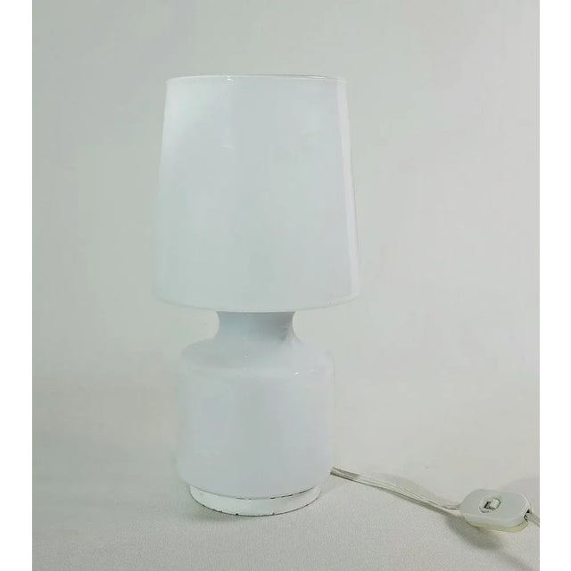 White Table Lamp in Layered Milk Glass, Italy, 1960s For Sale - Image 8 of 9
