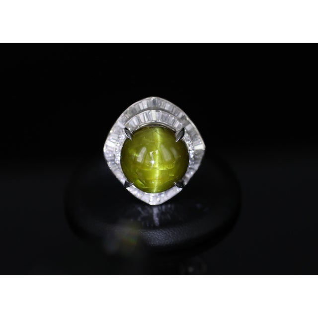 Modern Late 20th Century Massive 28.70ct Chrysoberyl Cat's Eye & 1.94ct Diamond Platinum Ring Size 6.25 For Sale - Image 3 of 17