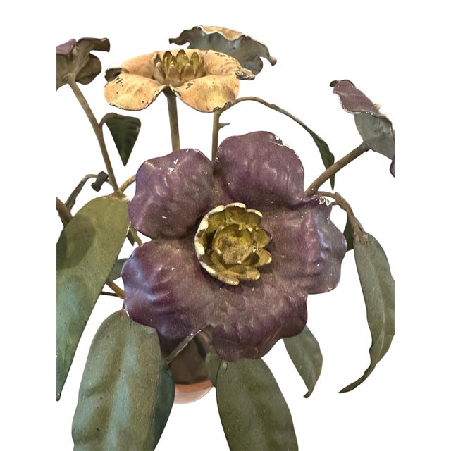 Vintage Italian Hand Painted Potted Tole Violets Floral Arrangement / Flower Sculpture / Object, in Purple & Peach Pink For Sale In Dallas - Image 6 of 9