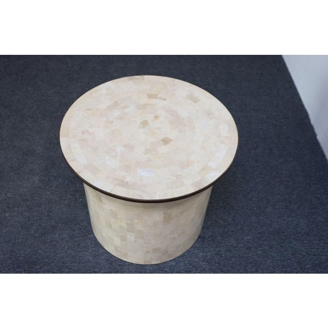 Maitland - Smith Vintage Maitland Smith Drum Accent Table in Tessellated Stone With Brass Inlay For Sale - Image 4 of 12