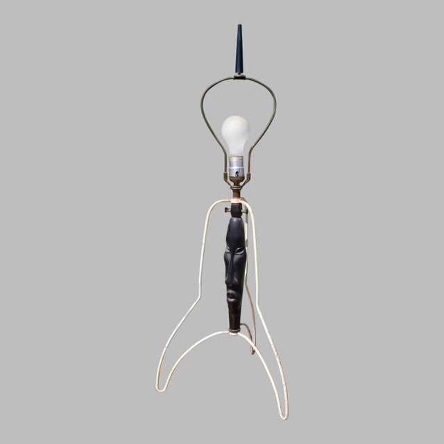 Mid-Century African Inspired Iron Hairpin Sculptural Table Lamp For Sale - Image 4 of 4